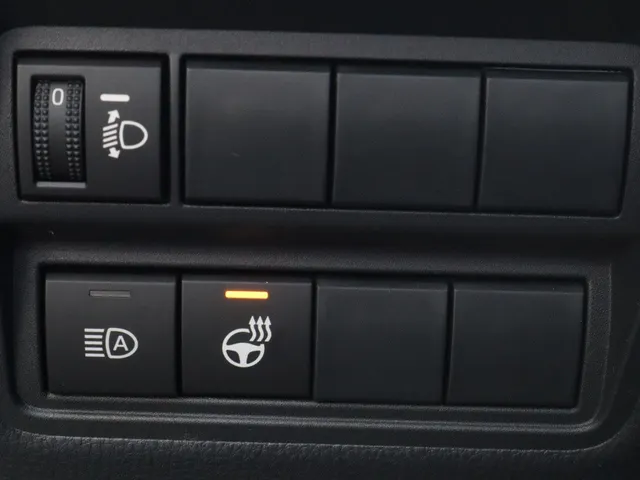 Toyota Yaris 1.5 Hybrid 115 Dynamic | V+A Parkeersensoren | Stoel & Stuur Verwarming