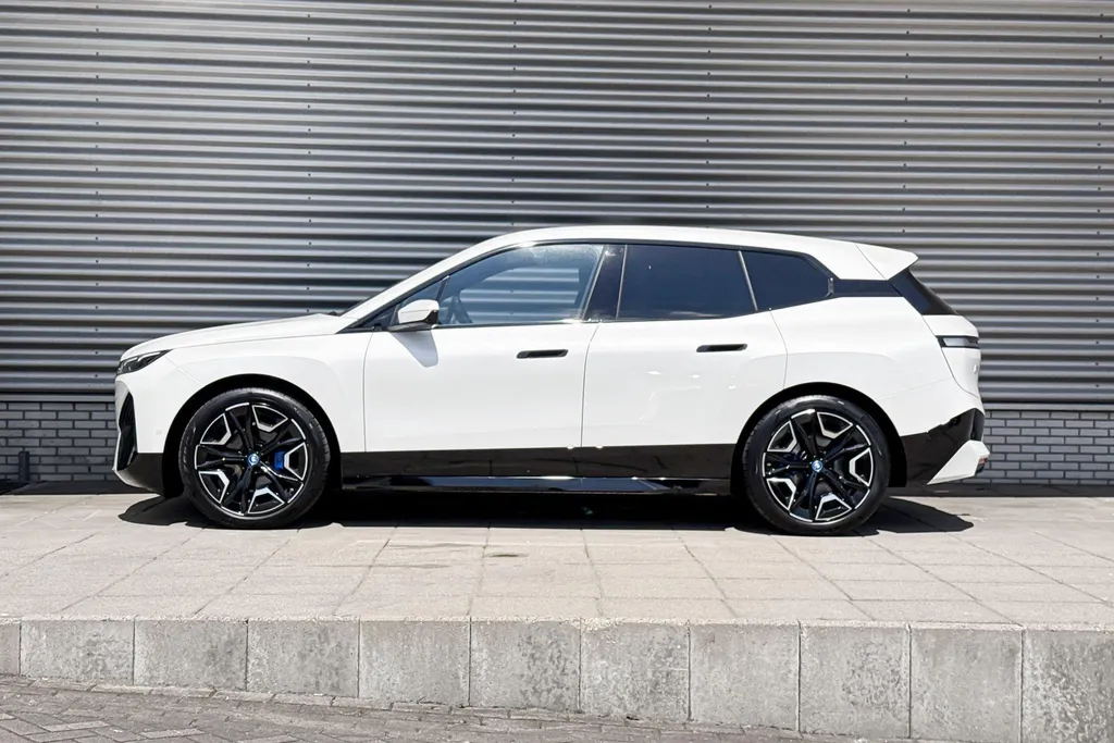 BMW iX xDrive40 Business Edition Plus 77 kWh