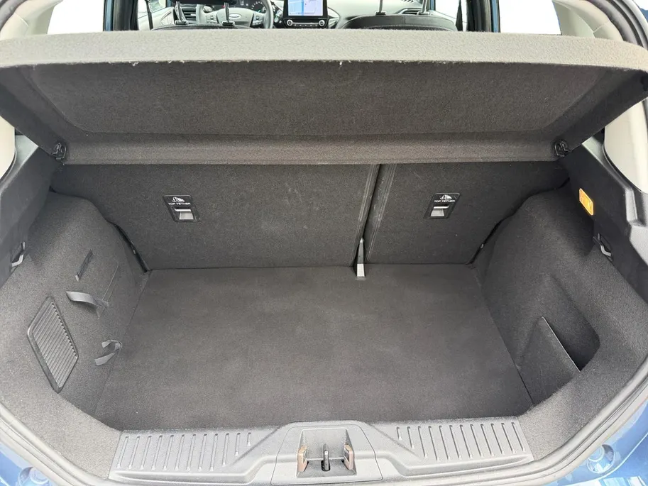 Ford Fiesta 1.0 EcoBoost Titanium | Stoel/Stuur en voorruit verwarming | Navigatie | Apple Carplay | Android Auto | Achteruitrijcamera | All Season Banden |