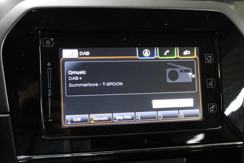Suzuki Vitara 1.0 Boosterjet Select / Trekhaak / Camera / Stoelverwarming / Navigatie /