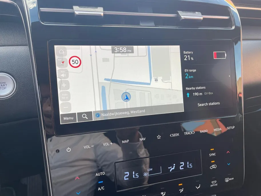 Hyundai Tucson 1.6 T-GDI PHEV Comfort Smart 4WD 1ste eigenaar | Navigatie| Climate control| Adaptieve cruise control| Stoel/stuurverwarming| Elektrische achterklep |Trekhaak|