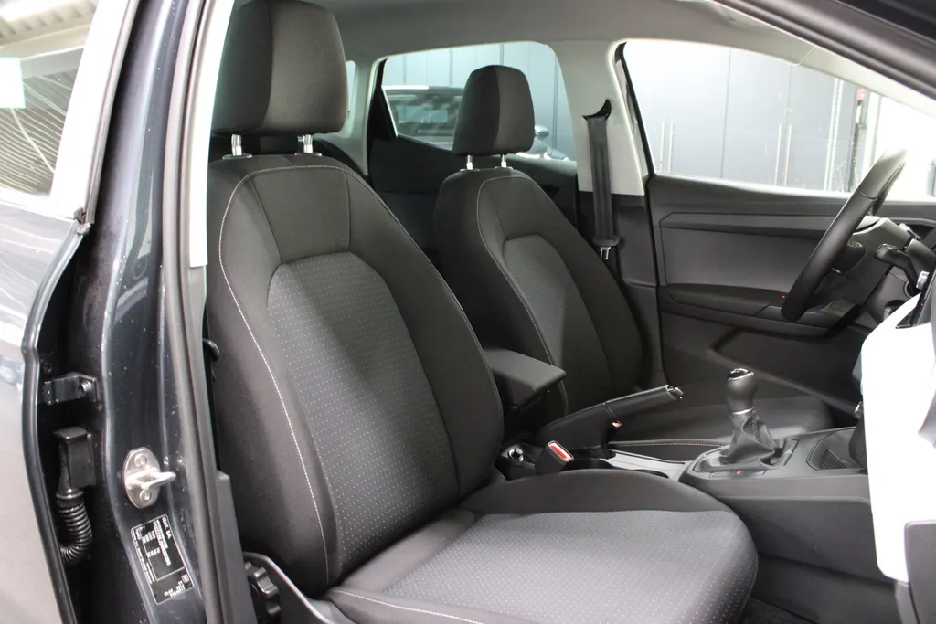 SEAT Ibiza 1.0 EcoTSI Style Business Connect / Stoelverwarming / Carplay / Android auto / PDC voor + achter /