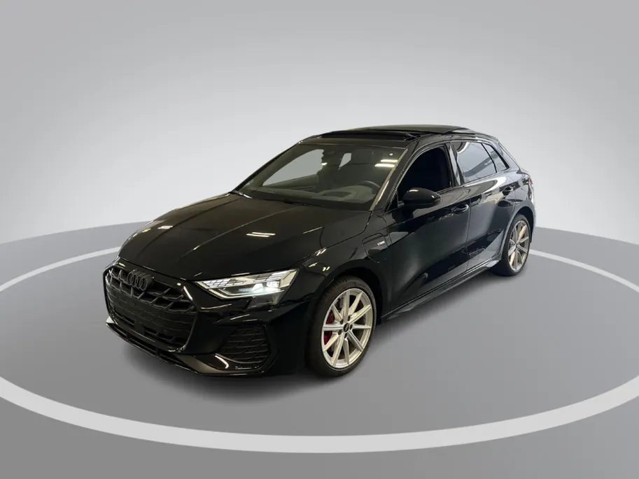 Audi A3 Sportback 45 TFSIe 272pk S-tronic S edition Competition · Panoramadak · Camera · SONOS · Head-Up · Apple/Android Car Play · Keyless · 18'' Inch · Garantie t/m 28-09-2030 of 100.000km