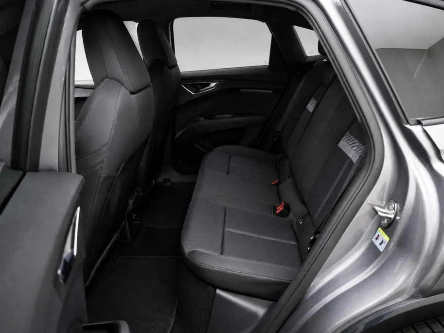 Audi Q4 Sportback e-tron 45 Advanced edition 286 PK Assistentiepakket plus · Klimaatregelingpakket · Privacy glas · MEGA Sale