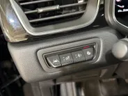 Renault Captur 145PK E-Tech Hybrid SL Rive Gauche Automaat | Schuif/Kantel Dak | Trekhaak | Stoel & Stuurwiel Verwarming | 9,3' Navi | Digital Cockpit | Stoel & Stuurwiel Verwarming | Adaptive Cruise Control |
