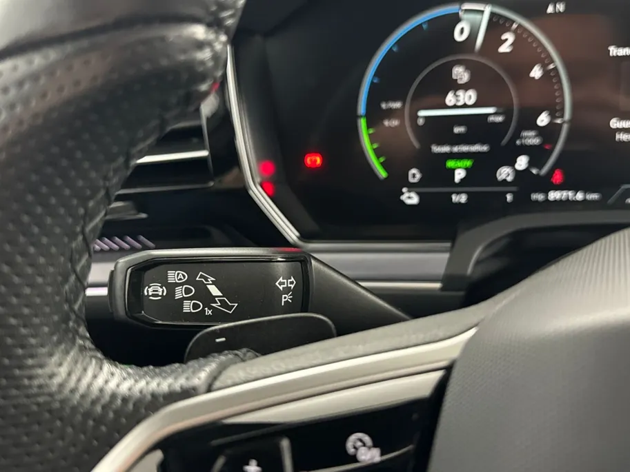 Volkswagen Touareg R 3.0 TSi eHybrid 4M 462 PK | Panoramadak | Luchtvering | Trekhaak
