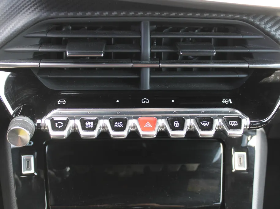 Peugeot 2008 1.2 PureTech 130 Allure | Automaat | Camera | Clima | Cruise | Navi | 17' LM | LED | Apple Carplay/Android Auto |