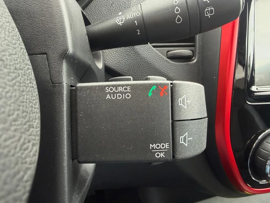 Renault Captur 1.2 TCe Xmod | Automaat | Stoelverwarming | Volledig Dealer Onderhouden | Lederen Bekleding | Cruise & Climate Control | Bluetooth | Camera | Parkeersensoren | 12 Maanden BOVAG Garantie