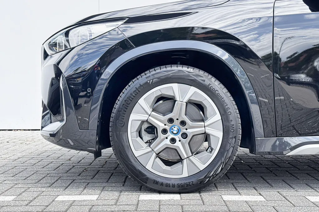 BMW iX1 xDrive30