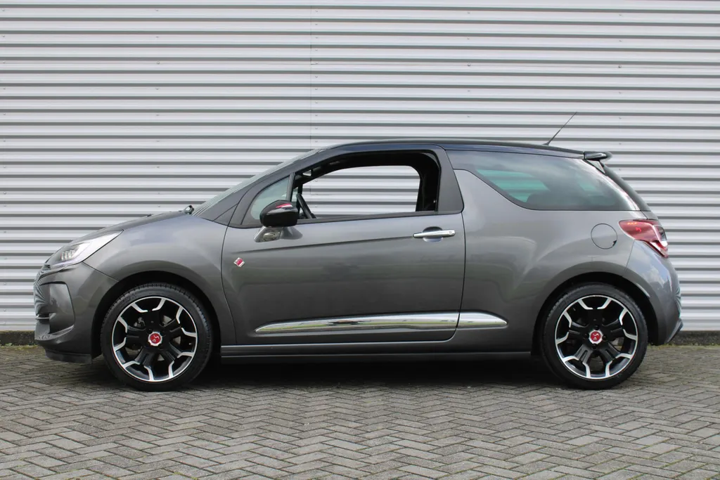 DS DS 3 1.2 PureTech Performance Line | Automaat | Navi | Trekhaak | Clima | 17' LM Velgen | Camera |