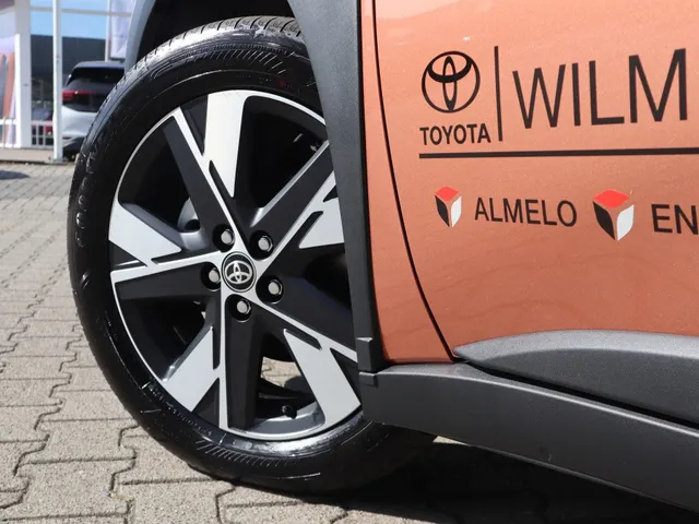 Toyota Aygo X Hybrid 115 pulse Bi-Tone | Easy Pack