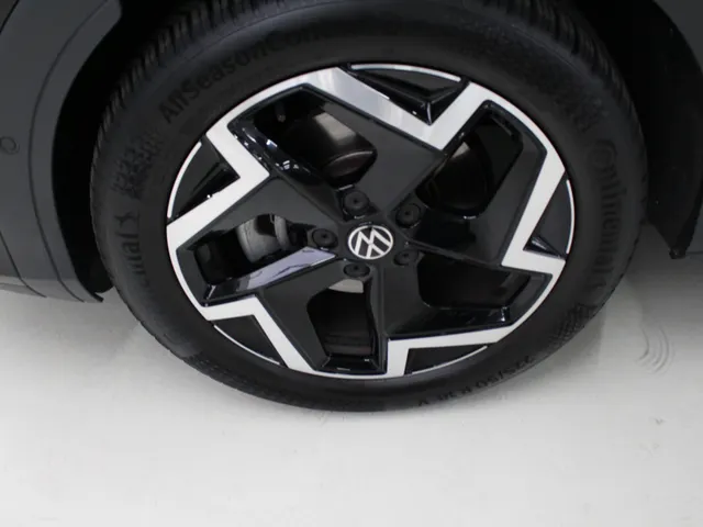 Volkswagen T-Roc 1.5 eTSI 150PK R-Line DSG (Nw Model) | Navigatie | IQ light | El. achterklep | PDC+Camera | Stuur- en Stoelverwarming
