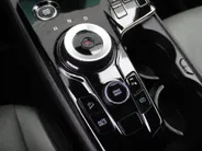 Kia Sportage 1.6 T-GDi Hybrid Dark Edition | Stuur-/stoelverwarming v+a | Camera | Elek. stoelverstelling | 18' LM | Cruise adapt. | Navi | Clima | Half leer/suède |