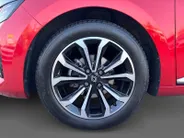 Renault Clio 90PK TCe GPF Techno | 9,3' Navi | Climate Control | Digital Cockpit | Camera | Parkeersensoren | Apple CarPlay/Android Auto | Full LED | Lichtemetalen Velgen | Licht & Regen Sensor |