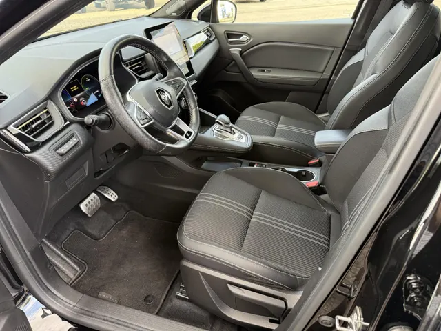 Renault Captur 1.6 E-Tech full hybrid 145 E-Tech engineered | NL Auto | Groot Navi scherm | Dode hoek detectie | LM 18 inch | Trekhaak | Luxe uitvoering