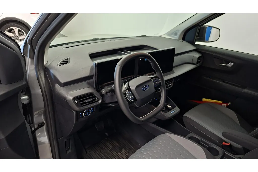 Ford E-Transit Courier Limited 136 PK 44 kWh accu