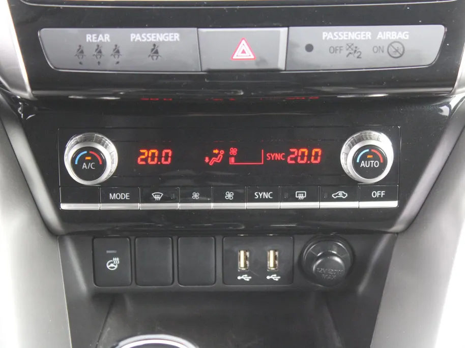 Mitsubishi Eclipse Cross 2.4 PHEV Executive | Trekhaak | 18' LM | 360 Camera | Navi | Cruise adapt. | Elek. stoelverstelling | Leer/Alcantara | Stuur-/stoelverwarming | LED |