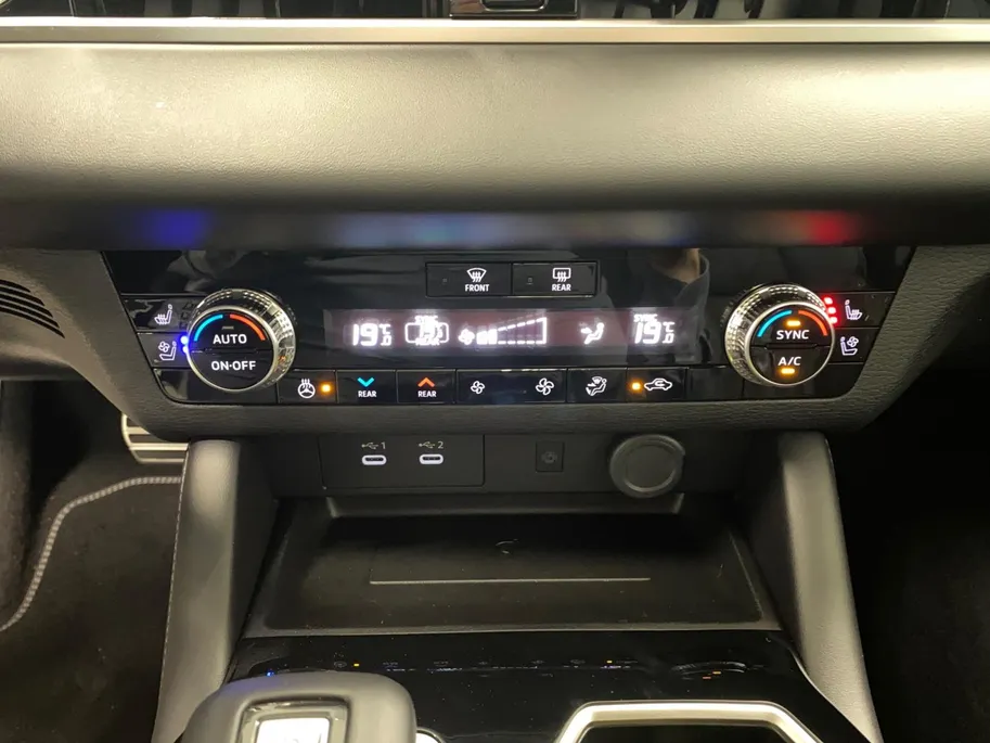 Mitsubishi Outlander 2.4 PHEV | BLACK EDITION | 4WD | AUTOMAAT |