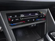 Volkswagen Taigo 1.0 TSI 110pk DSG R-Line · Camera · Apple/Android Car Play · Keyless · Navigatie · Stoelverwarming · 18'' Inch · Garantie t/m 20-12-2027 of 100.000km