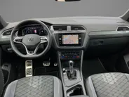 Volkswagen Tiguan 1.4TSIeHybrid 180kW/245PK R-Line Black Style · Panoramadak · Trekhaak · 360°Camera + Parkeersensoren ·