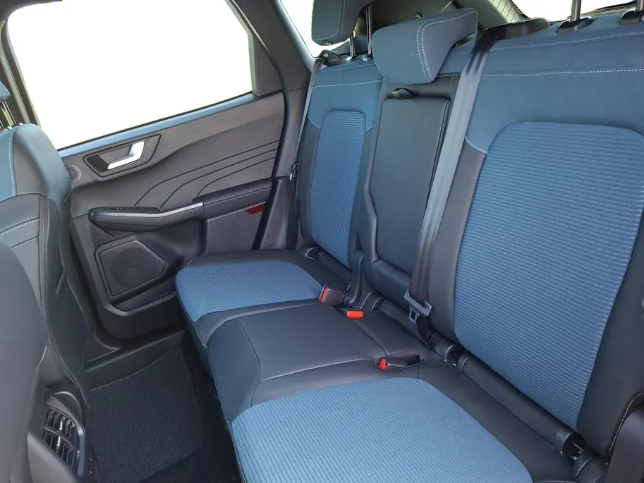 Ford Kuga 2.5 PHEV BlueCruise Edition 243PK | 20' Lichtmetalen velgen | El. Trekhaak | Premium Connectivity | Panoramadak | 4000,- Ford Voordeel