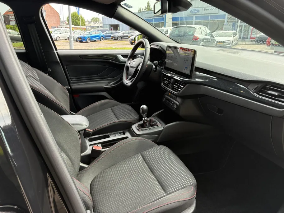 Ford Focus Wagon 1.0 EcoBoost Hybrid ST Line