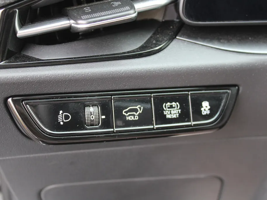 Kia Niro 1.6 GDi Hybrid DynamicPlusLine | Schuif-/kanteldak | Stuur-/stoelverwarming | Cruise adapt. | Camera | Clima | 16' LM | Navi |