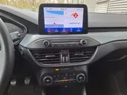 Ford Focus Wagon 1.0 EcoBoost Active Business | Navi | PDC | Cruise | Trekhaak | ECC | Stoel, Stuur, Voorruit verwarming