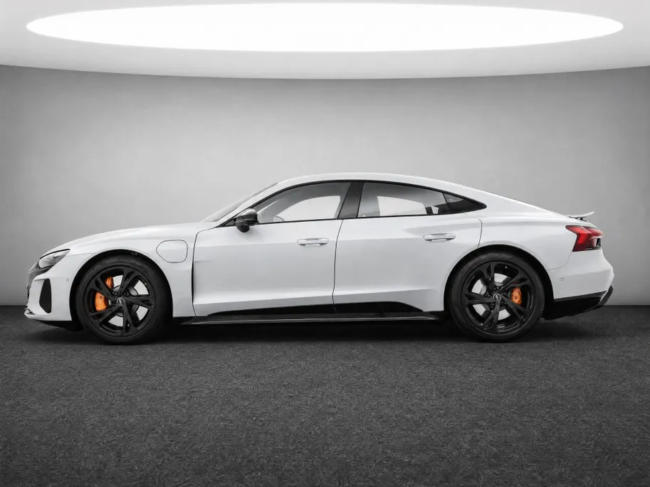 Audi e-tron GT GT 93 kWh 476pk · SOH 92% · Glazendak · 360 Camera · Luchtvering · Stoelventilatie · B&O Audio · Matrix LED · 20'' Inch ·
