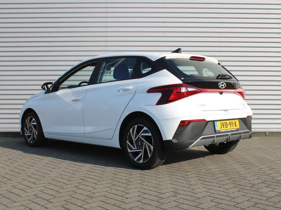 Hyundai i20 1.2 MPI Comfort | BTW Auto | Stuur-/stoelverwarming | Camera | Navi | Apple Carplay | Android Auto | Cruise | 16' LM | All seasons | Airco |