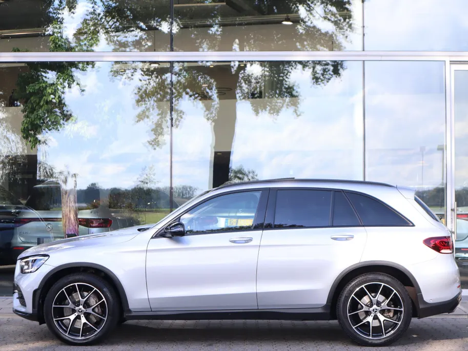 Mercedes-Benz GLC 300 4MATIC AMG line l Panoramadak l Stoelverwarming l Ambiente lichtpakket