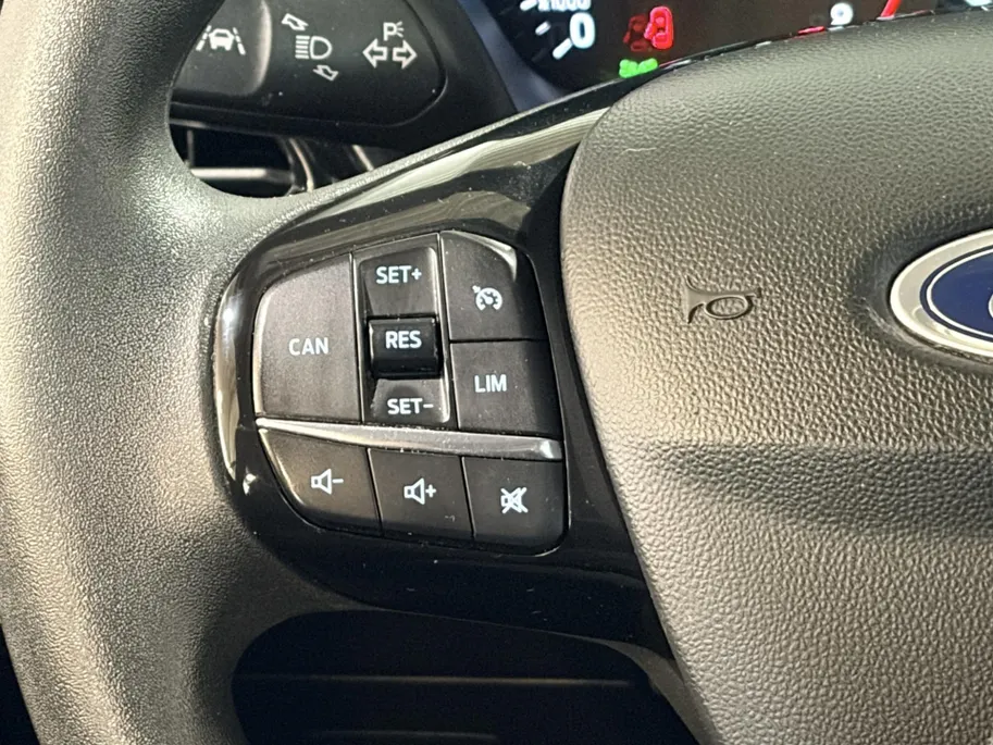 Ford Fiesta 85PK Trend | 1e eigenaar | Navi | Cruise Control | Airco | DAB | Apple CarPlay/Android Auto | Parkeersensoren | Elektrische Ramen & Spiegels | Licht Sensor |