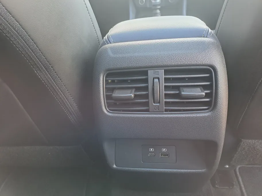 Nissan QASHQAI 1.3 MHEV Tekna Plus | Leer | Voorstoelen verwarmd | 360 Camera | Navigatie | 20'' LM | Stoel Massage | Luxe Lederen Bekleding | Dode Hoek Detectie | Apple Carplay/Android Auto