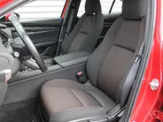 Mazda 3 2.0 e-SkyActiv-G M Hybrid 122 Comfort | Stuur-/stoelverwarming | Camera | Cruise adapt. | Clima | 16' LM | HUD | LED | Dodehoek detectie |