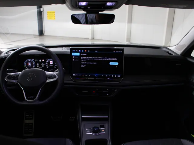 Volkswagen Tiguan 1.5 eHybrid Life Energy Edition Navigatie | 360 Camera | Head Up Display | Keyless | Led Plus Light | Trekhaak
