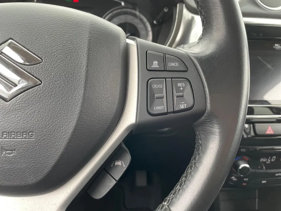 Suzuki Vitara 1.5 Hybrid Style *Automaat*Navi+Camera*Adapt. Cruise Control*Stoelverwarming*Climate Control*LM.Velgen*Trekhaak*Zeer nette auto!