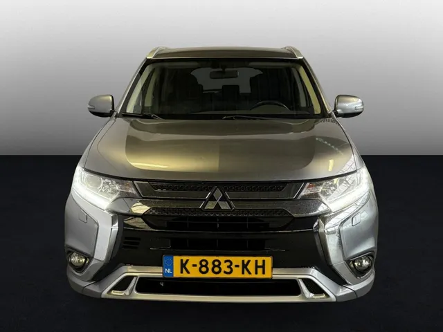 Mitsubishi Outlander 2.4 PHEV Pure + Carplay
