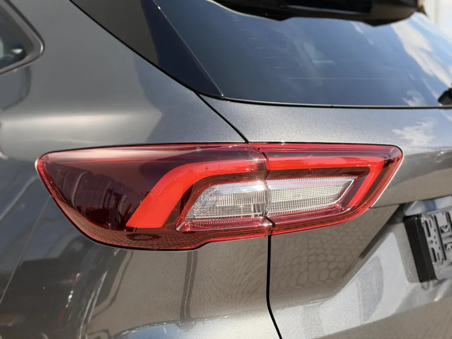 Ford Kuga 2.5 PHEV ST-Line X UIT VOORRAAD I DRIVER ASSIST PACK I WINTER PACK I WEGKLAPBARE TREKHAAK I RESERVEWIEL I APPLE CARPLAY / ANDROID AUTO I