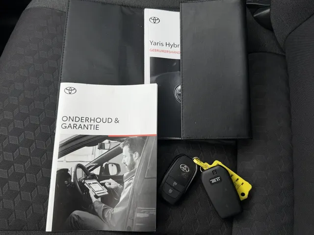 Toyota Yaris 1.5 Hybrid Dynamic | Keyless | Camera | Adapt. Cruise VERKOCHT