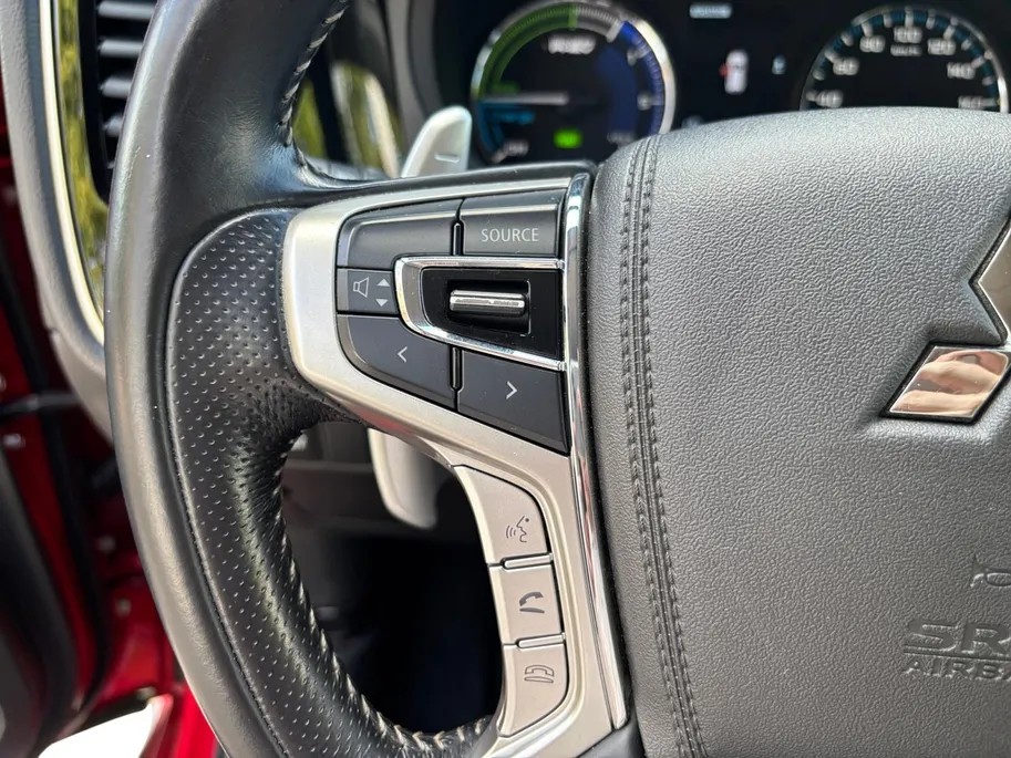 Mitsubishi Outlander 2.4 PHEV Pure+ | Trekhaak | Camera | Stoelverwarming | Cruise |