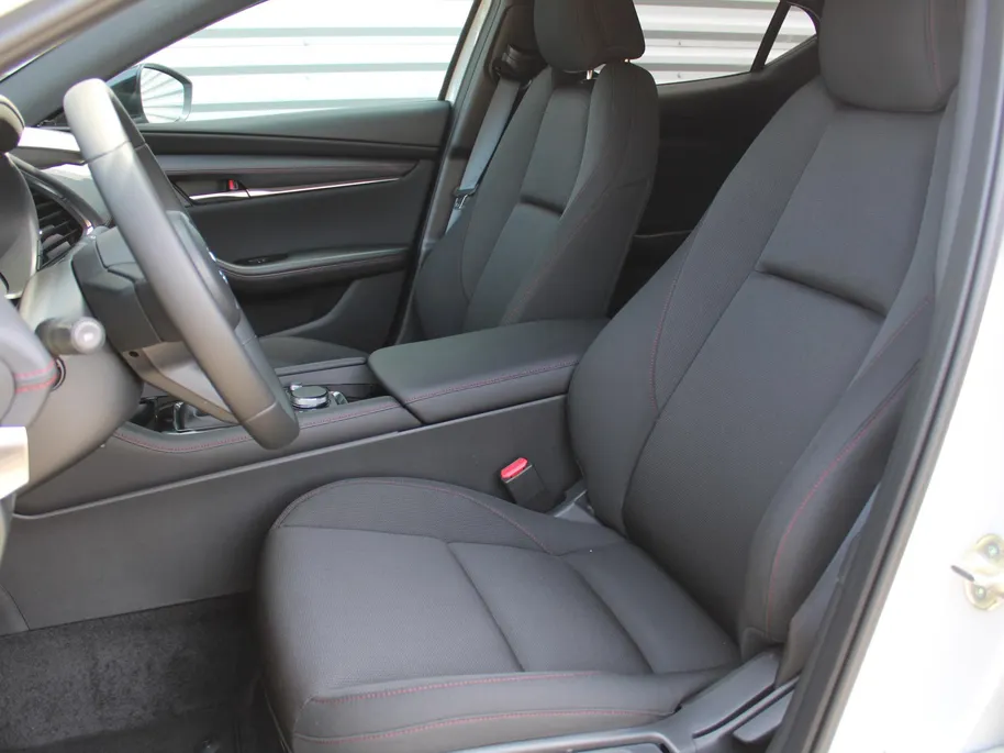 Mazda 3 2.0 e-SkyActiv-G M Hybrid 150 Homura | Stoelverwarming | Camera | Dodehoek detectie | HUD | 18' LM | LED | Cruise adapt. |