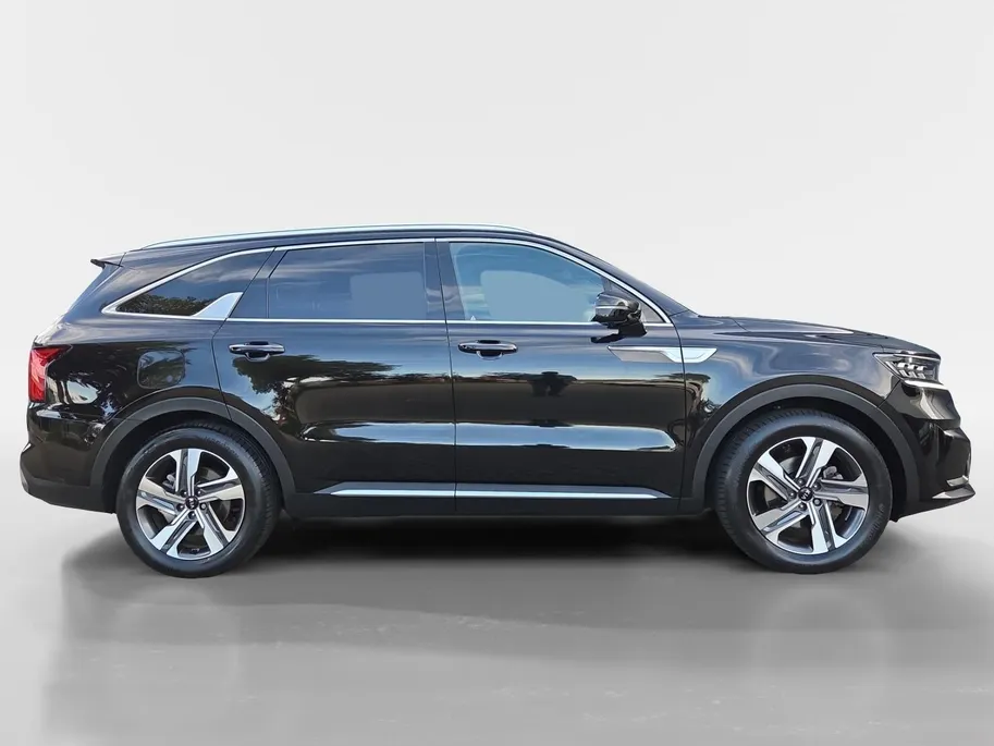 Kia Sorento 1.6 T-GDI Plug-in Hybrid 4WD ExecutiveLine 7p. | Navi | Clima | 360° Camera | Stoelventilatie | Stoel-/Stuurverwarming | Cruise Control | Keyless Entry | 7-Persoons