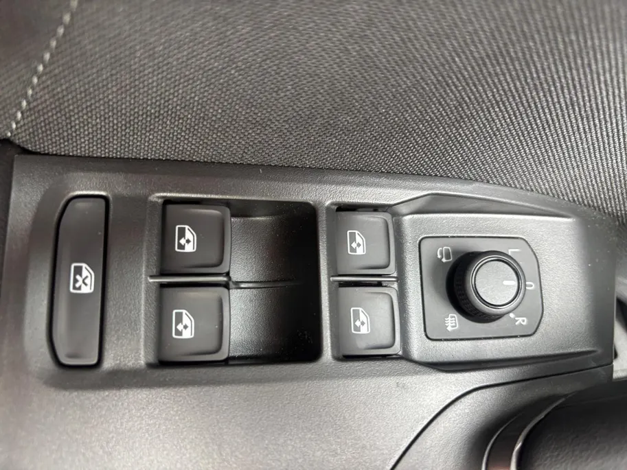 CUPRA Formentor 1.5 TSI e-Hybrid Business *NIEUW*Navi+Camera*Schuif/kanteldak*Adapt Cruise Control*Winter Pack*Trekhaak*Elekt.achterklep*Vol opties!