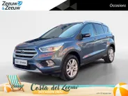 Ford Kuga 1.5 EcoBoost Titanium | Wegklapbare trekhaak| Navigatie| elec achterklep| Parkeersensoren| 4 seizoen banden| Stuur verwarming| Stoel verwarming| Vooruit verwarming| Climate Control | Zeer netjes!