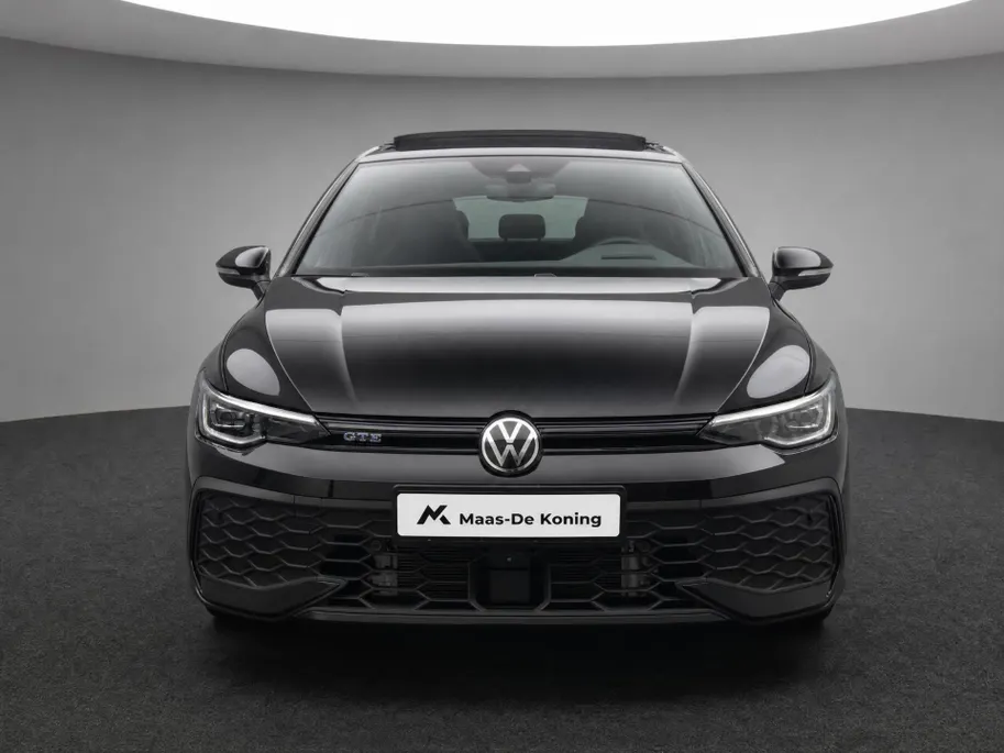 Volkswagen Golf 1.5 272pk DSG eHybrid GTE · Panoramadak · 360 Camera · Apple/Android Car Play · Navigatie · Stoelverwarming · 18'' Inch · Garantie t/m 26-11-2030 of 100.000km