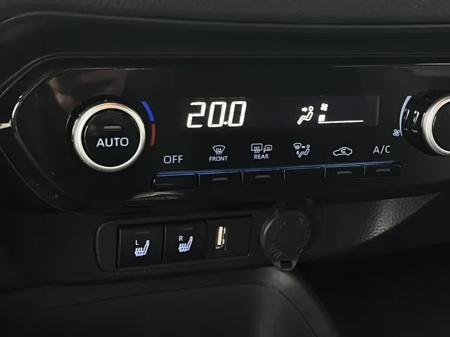 Toyota Aygo X 1.0 VVT-i MT first Edition | Stoelverwarming