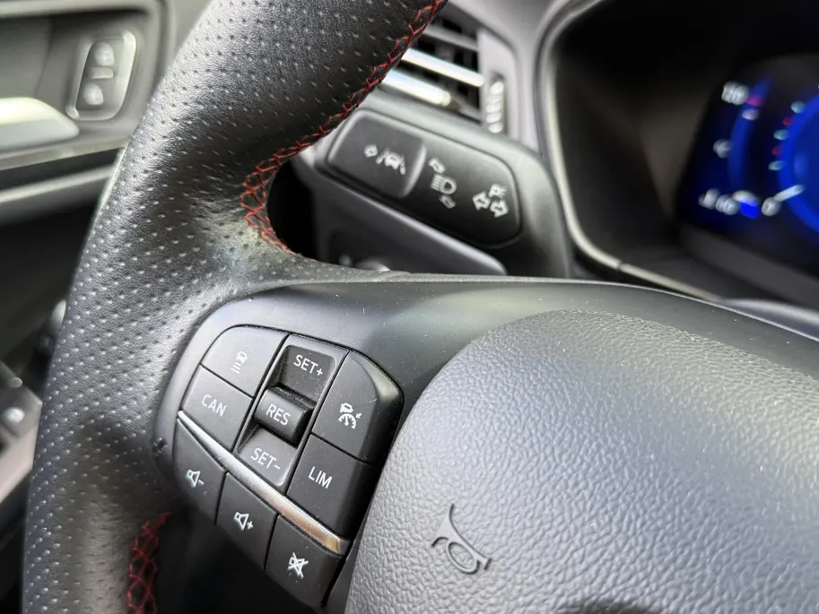 Ford Focus Wagon 1.0 EcoBoost Hybrid ST Line X Business