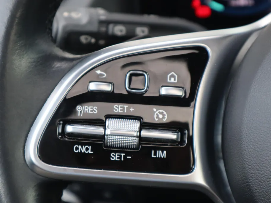 Mercedes-Benz EQA 250 Business Solution Luxury 67 kWh l Keyless l Achteruitrijcamera l Stoelverwarming l Ambiente lichtpakket