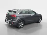 Kia Niro 1.6 GDi Hybrid DynamicLine | All Season Banden | Cruise Control | Climate Control | Camera | Navigatie | Half Leder |