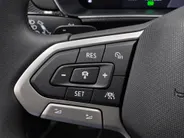 Volkswagen T-Cross 1.5TSI 150PK R-Line DSG · Trekhaak · Camera · Navigatie · Apple/Android Car Play · Stoelverwarming · Garantie t/m 01-10-2025